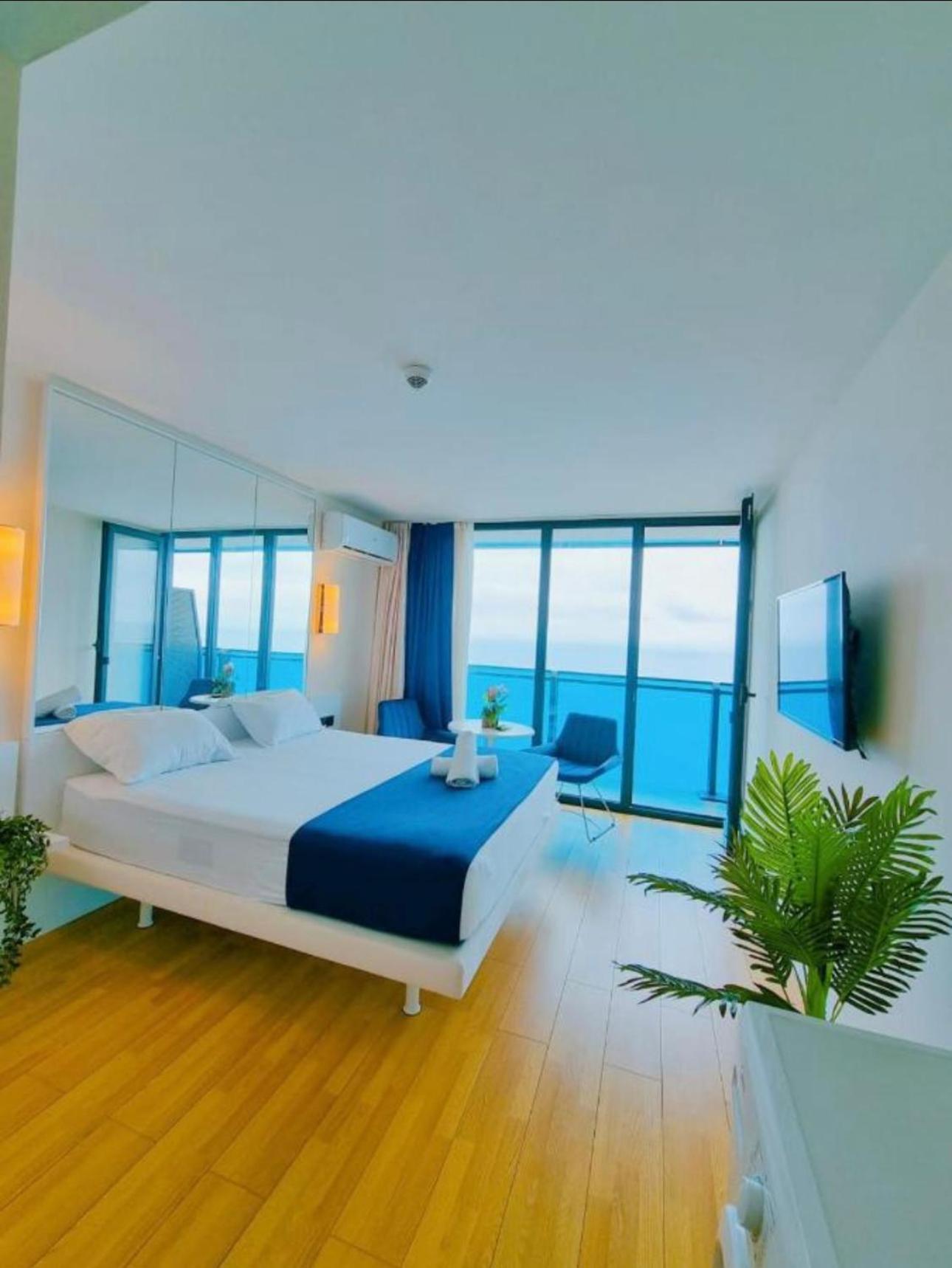 Orbi City Apartment With Sea View Batumi Exteriör bild