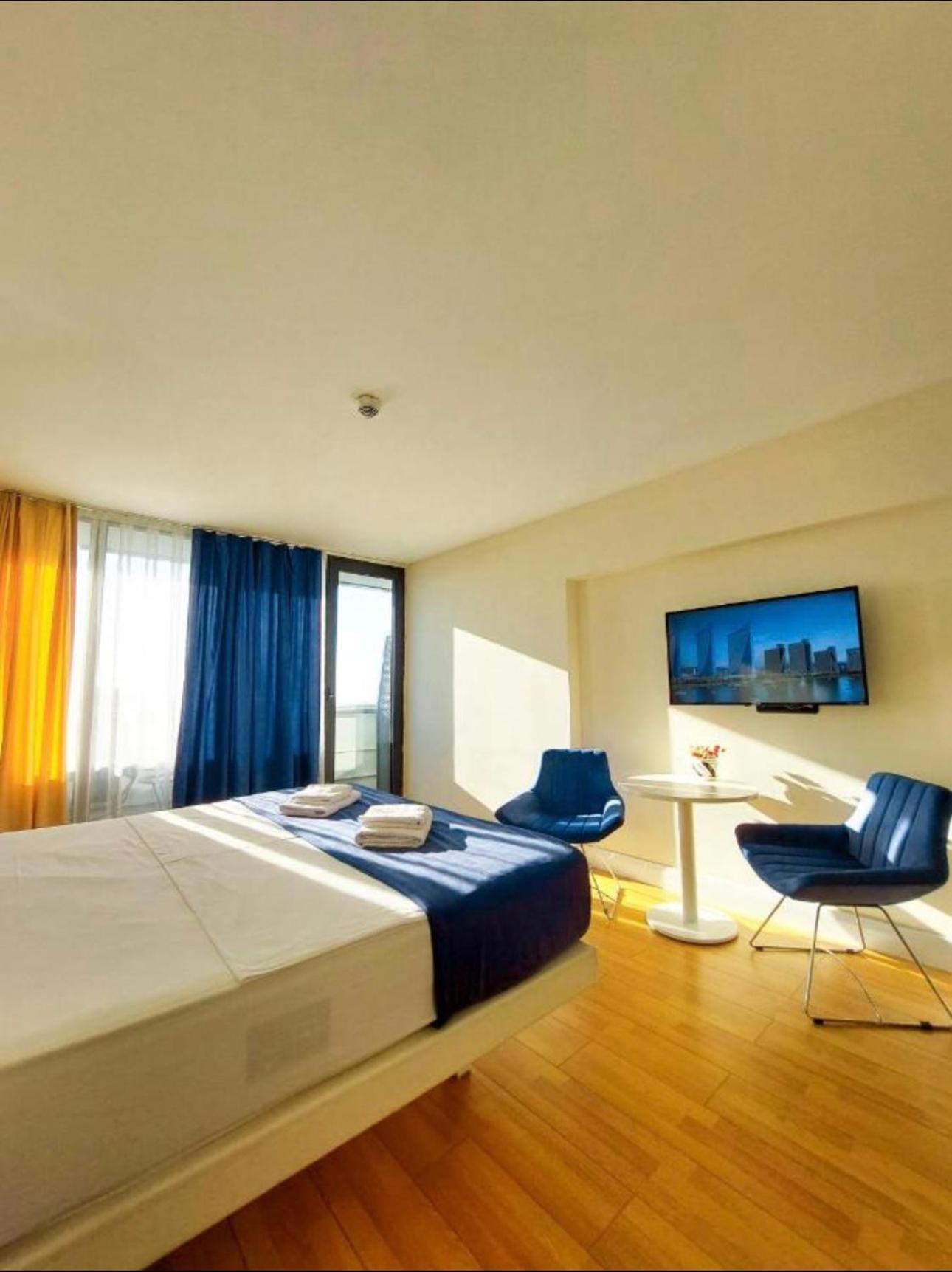 Orbi City Apartment With Sea View Batumi Exteriör bild