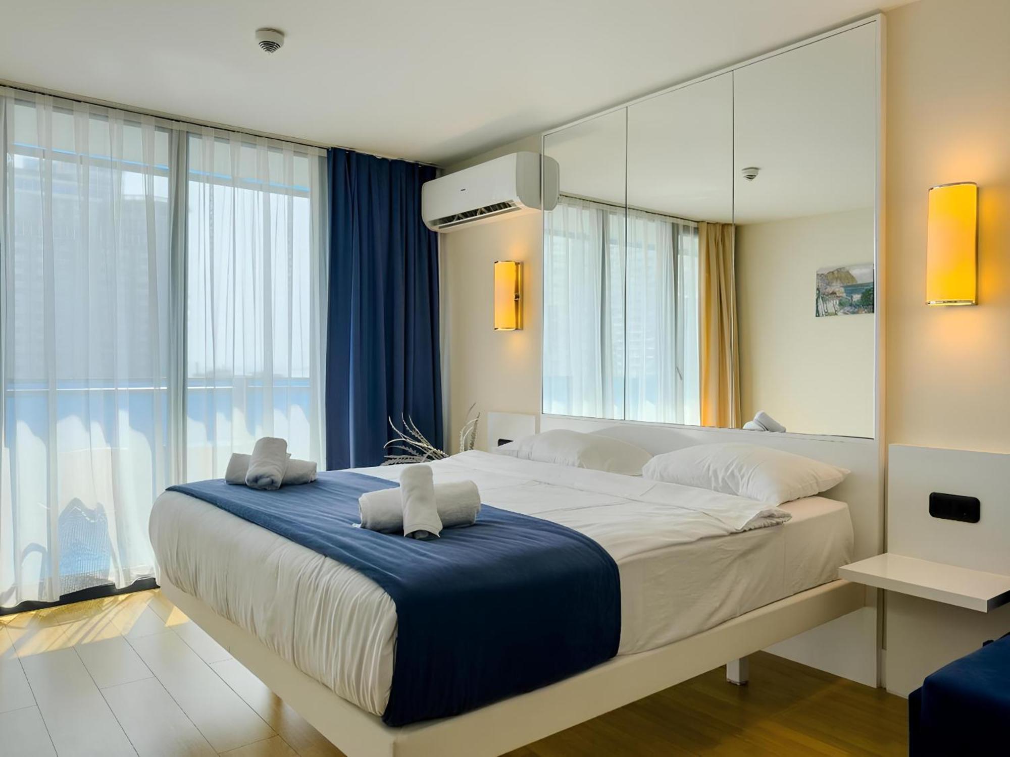 Orbi City Apartment With Sea View Batumi Exteriör bild